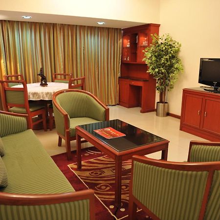 Hôtel Breeze Residency à Tiruchirappalli Extérieur photo