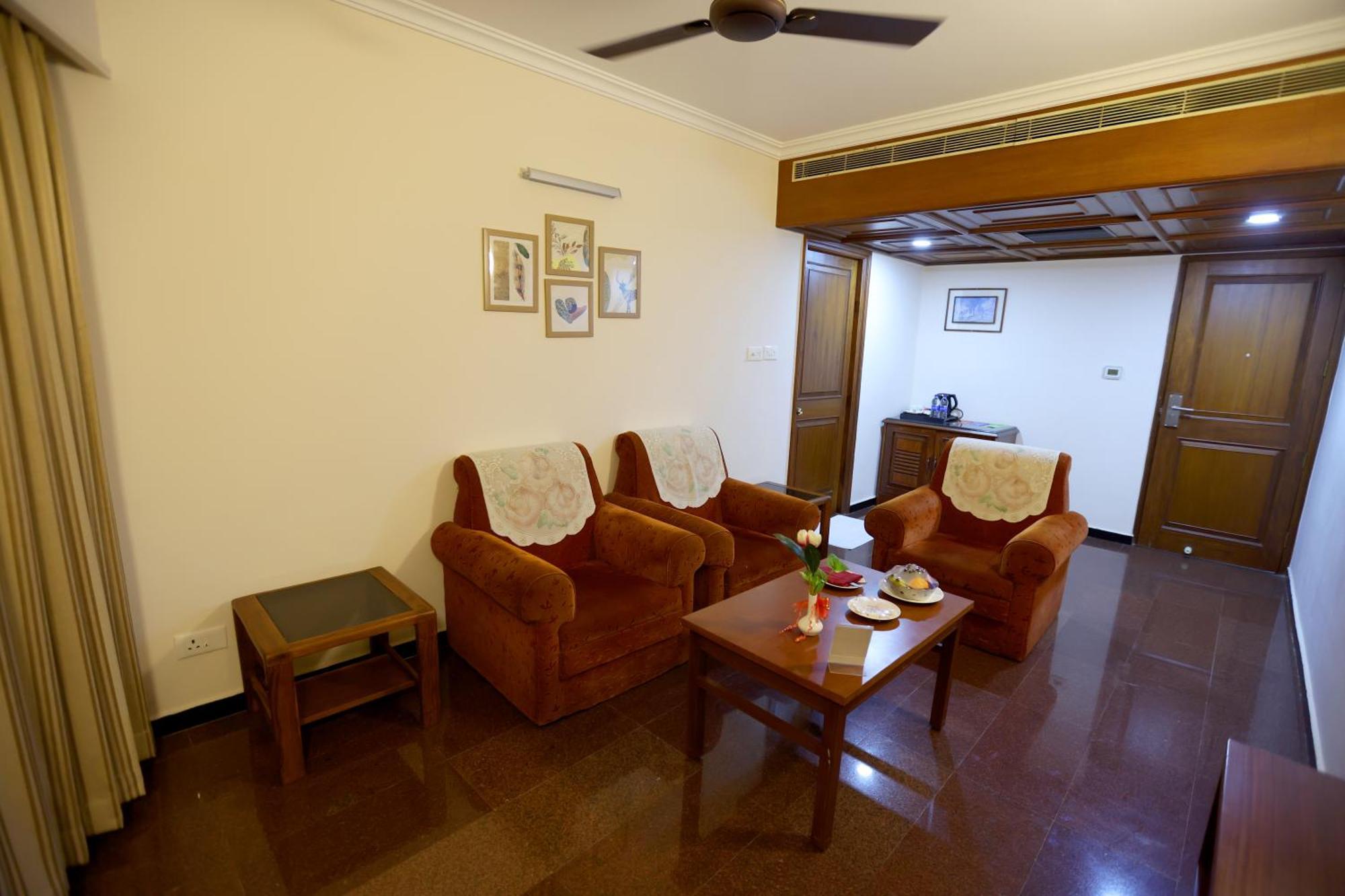 Hôtel Breeze Residency à Tiruchirappalli Extérieur photo